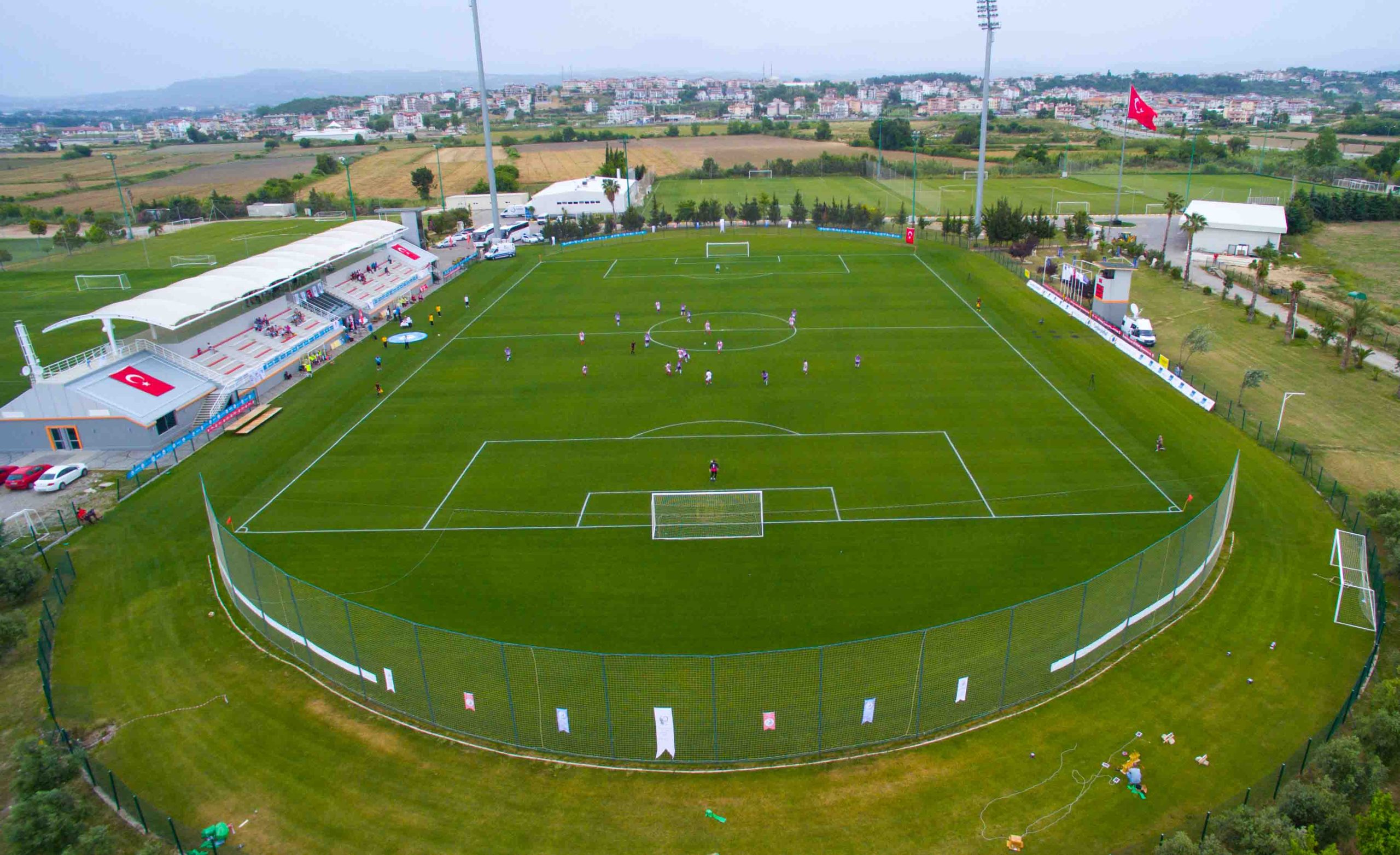 Hapag lloyd emirhan sportkomplex platz vonoben1 scaled