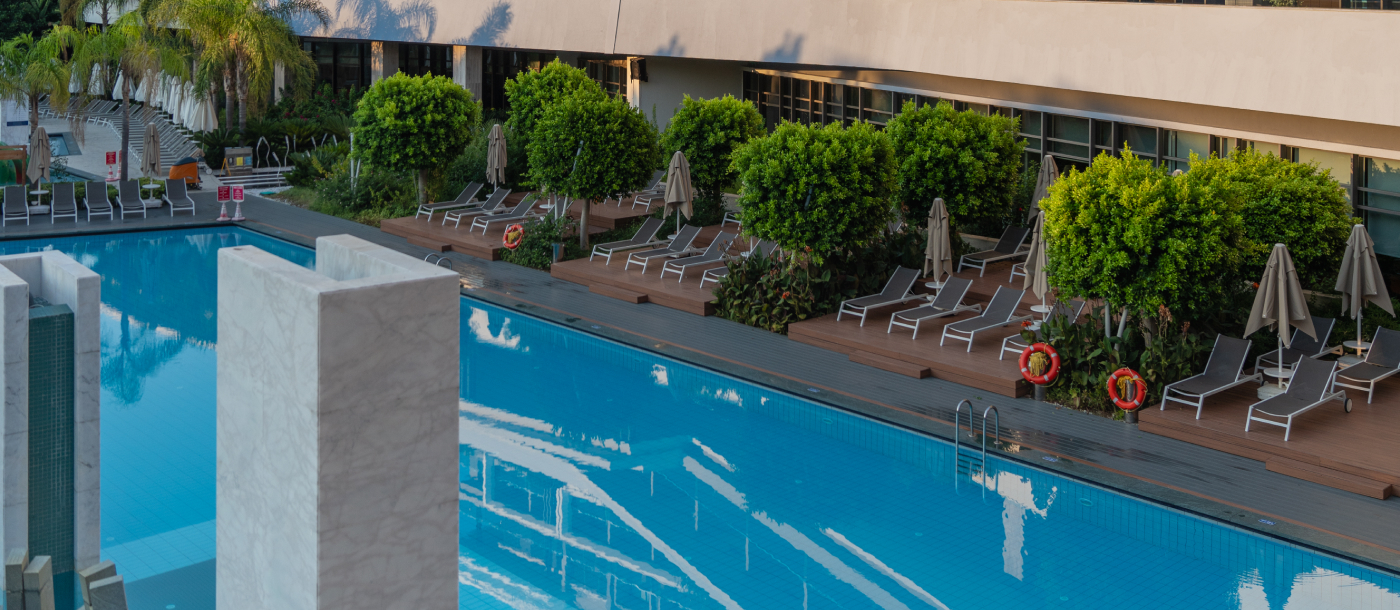 Hapag lloyd reisebuero the sense pool 1