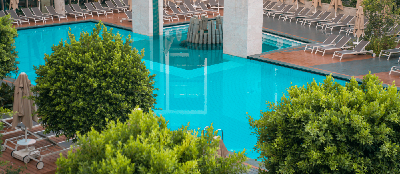 Hapag lloyd reisebuero the sense pool 2