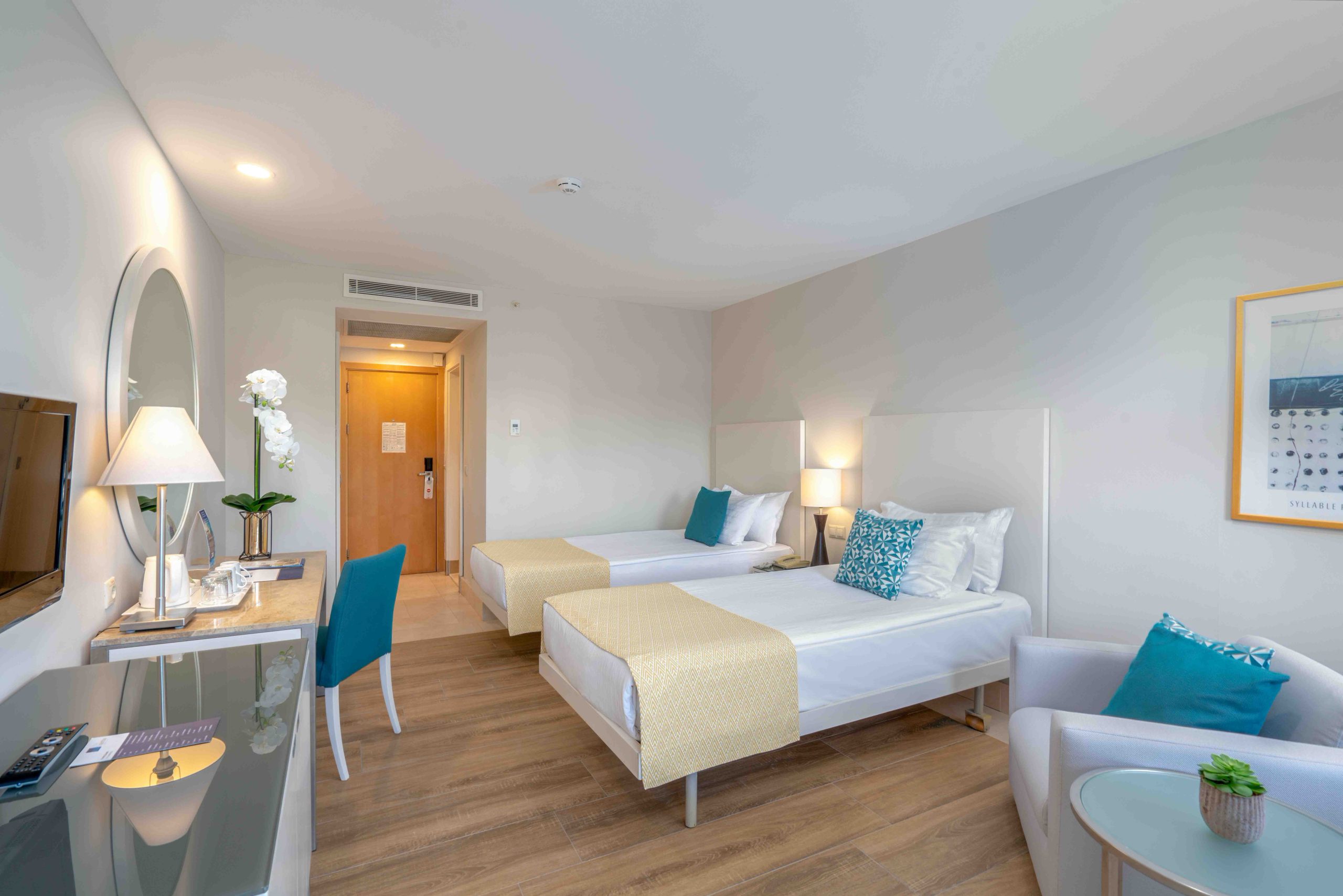 Hapag lloyd tui blue xanthe standardzimmer twin scaled